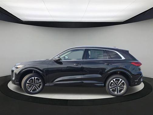 2025 Audi Q5 Premium