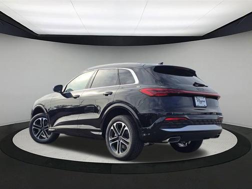 2025 Audi Q5 Premium