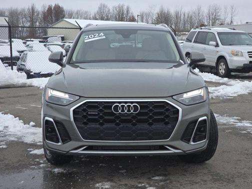 2024 Audi Q5 45 S line Premium Plus