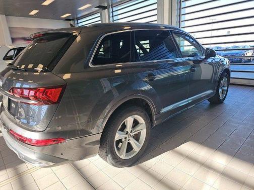 2021 Audi Q7 45 Premium