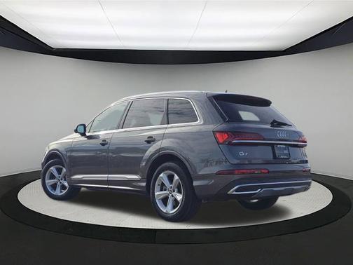 2021 Audi Q7 45 Premium