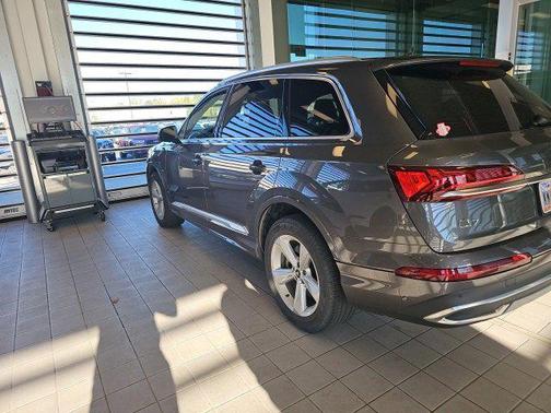 2021 Audi Q7 45 Premium