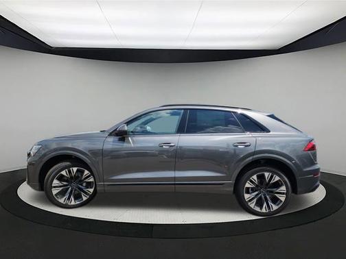 2025 Audi Q8 55 Premium
