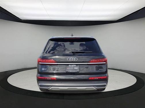 2022 Audi Q7 55 Premium Plus