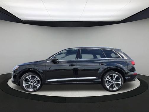 2022 Audi Q7 55 Premium Plus