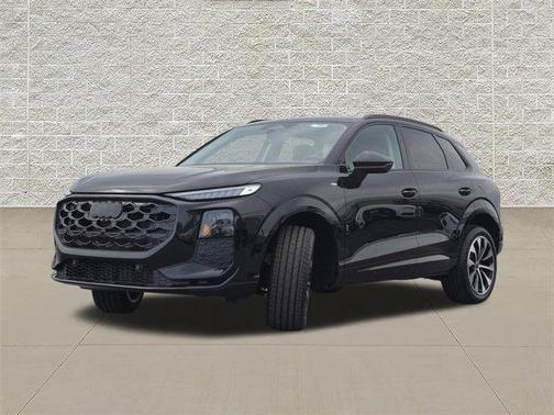 Mythos Black Metallic 2026 Audi Q3 TFSI quattro S tronic