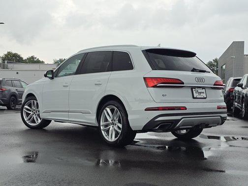 2025 Audi Q7 55 Premium Plus