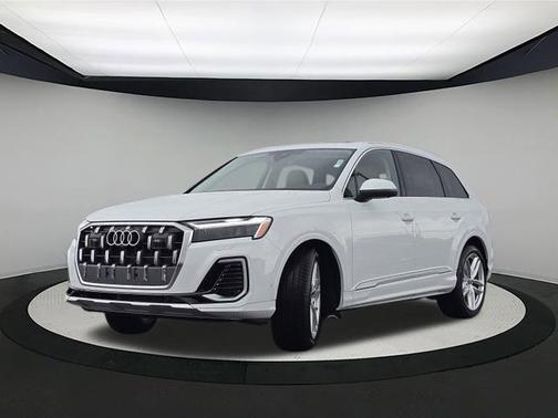 2025 Audi Q7 55 Premium Plus