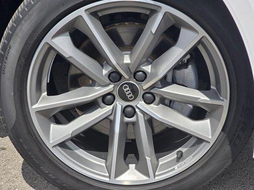 2022 Audi Q3 45 S line Premium