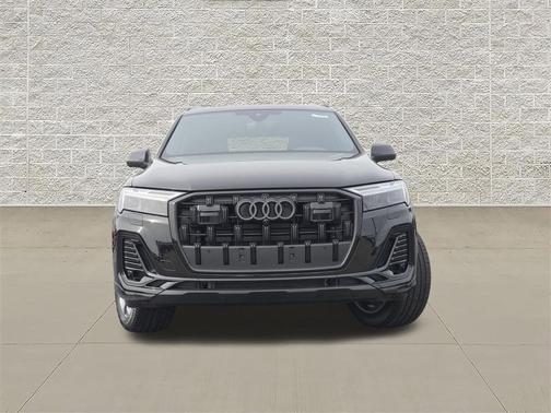 Mythos Black Metallic 2026 Audi Q7 45 Premium