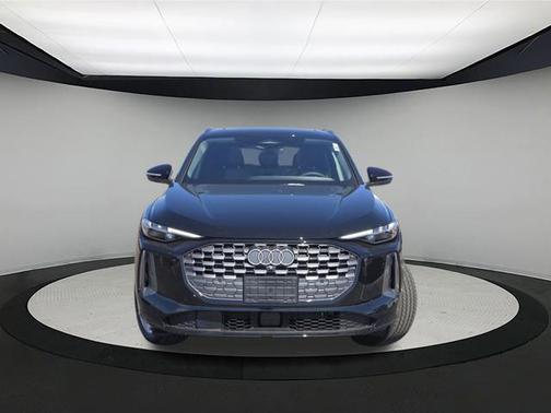 Mythos Black Metallic 2025 Audi Q5 Premium Plus TFSI quattro S tronic