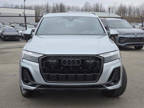2025 Audi Q7 45 Premium Plus