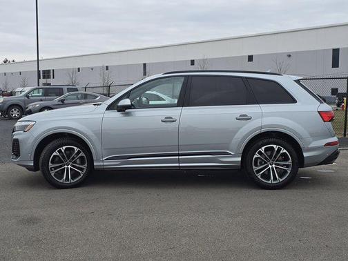 2025 Audi Q7 45 Premium Plus
