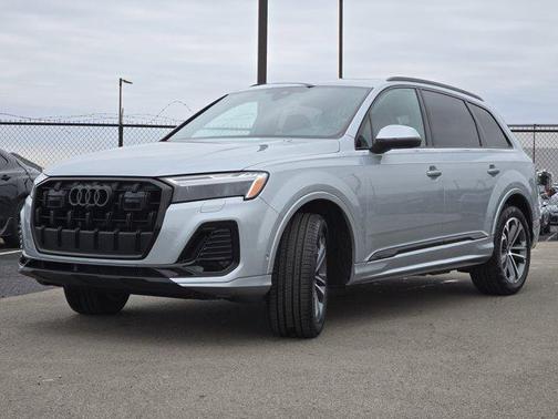 2025 Audi Q7 45 Premium Plus