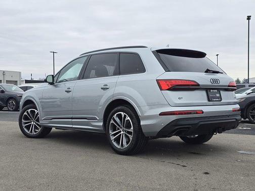 2025 Audi Q7 45 Premium Plus