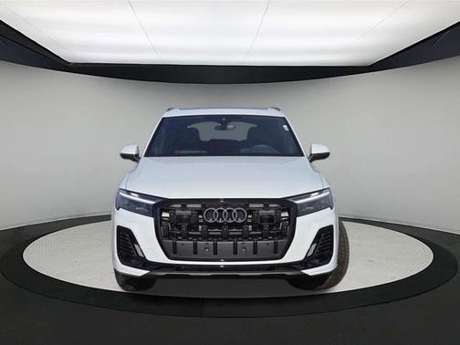 2026 Audi Q7 55 Premium Plus
