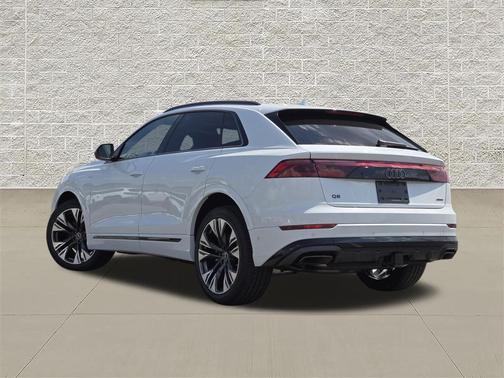 Glacier White Metallic 2027 Audi Q8 55 Premium Plus