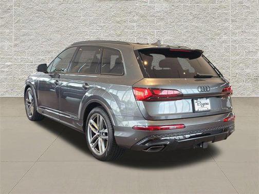 Daytona Gray Pearl Effect 2026 Audi Q7 55 Prestige