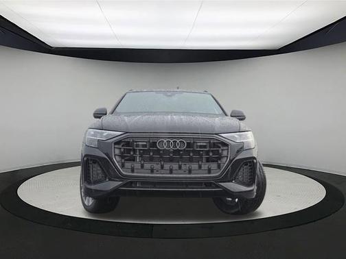 2025 Audi Q8 55 Premium
