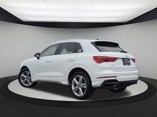2022 Audi Q3 45 S line Premium
