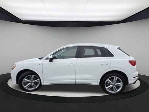 2022 Audi Q3 45 S line Premium