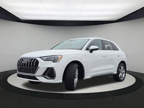 2022 Audi Q3 45 S line Premium