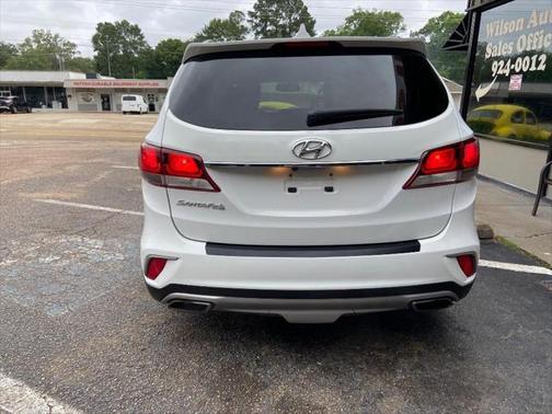2017 Hyundai SANTA FE SE