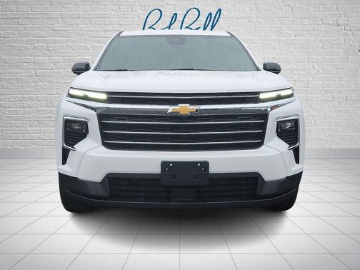 Summit White 2026 Chevrolet Traverse LT