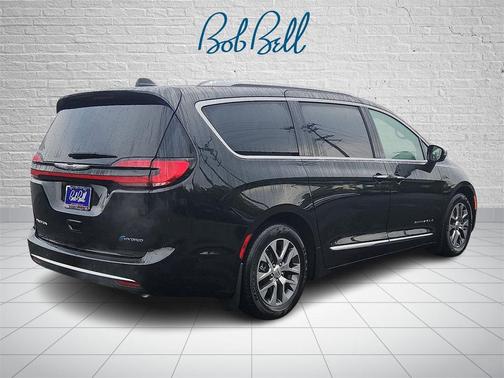 2023 Chrysler Pacifica L