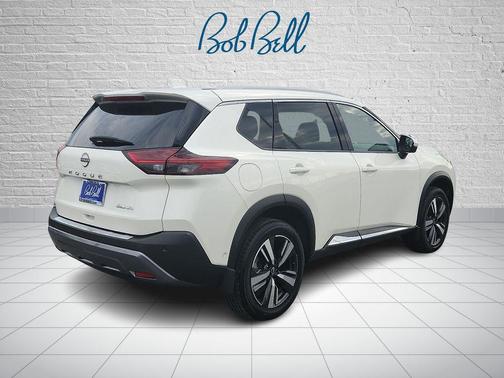 Pearl White Tricoat 2023 Nissan Rogue SL
