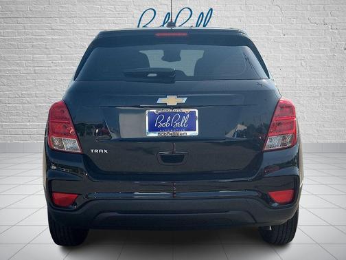 Mosaic Black Metallic 2020 Chevrolet Trax LS