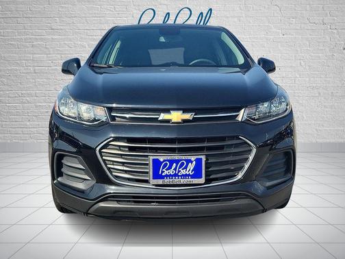 Mosaic Black Metallic 2020 Chevrolet Trax LS