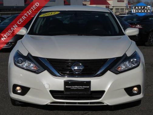 Pearl White 2017 Nissan Altima 2.5 SV