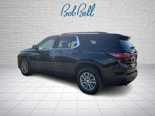 Mosaic Black Metallic 2023 Chevrolet Traverse LT Cloth