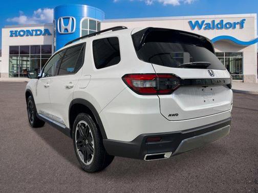 Platinum White Pearl 2026 Honda Pilot Touring 8-Passenger