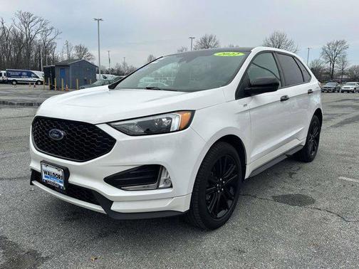Star White Metallic Tri-Coat 2022 Ford Edge ST Line