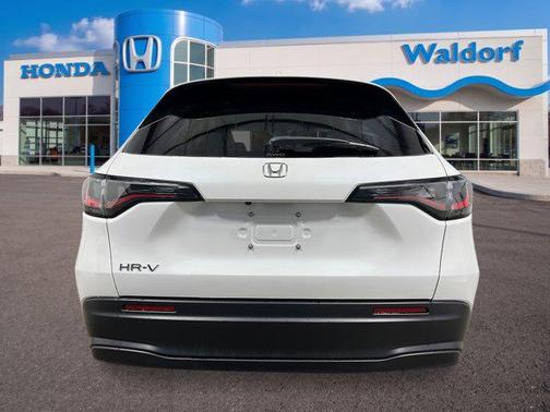 Platinum White Pearl 2026 Honda HR-V LX