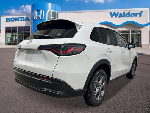 Platinum White Pearl 2026 Honda HR-V LX