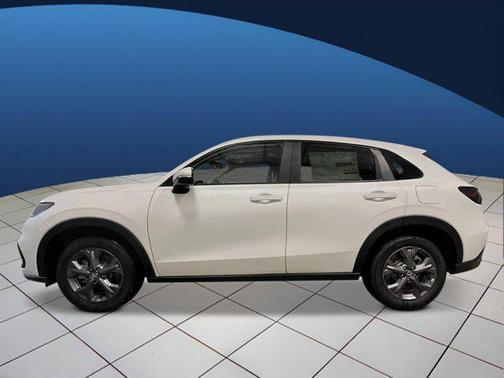 Platinum White Pearl 2026 Honda HR-V LX