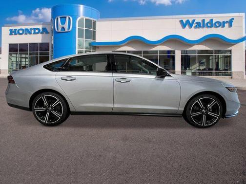 Solar Silver Metallic 2026 Honda Accord SE