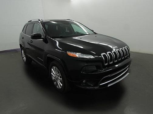 Photo 2 of 20 of 2018 Jeep Cherokee Overland