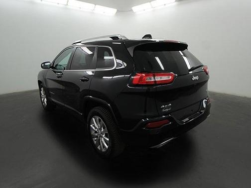 Photo 5 of 20 of 2018 Jeep Cherokee Overland