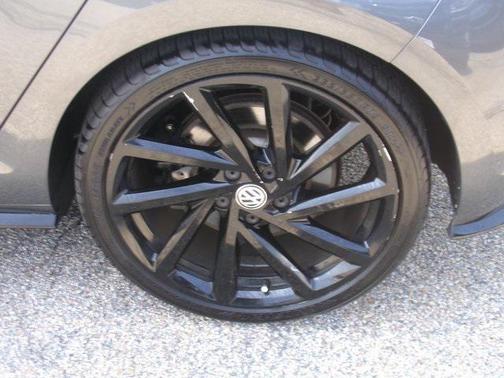 2018 Volkswagen Golf R 2.0T Manual