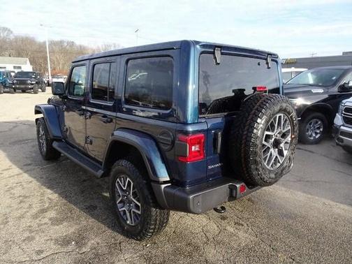 2025 Jeep Wrangler 4-Door Sahara 4x4