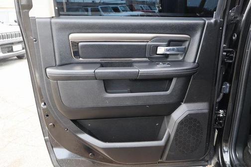 2017 RAM 1500 Night Crew Cab 4x4 5'7' Box