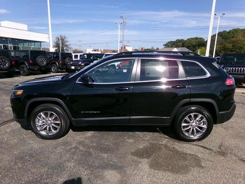 2022 Jeep Cherokee Latitude Lux