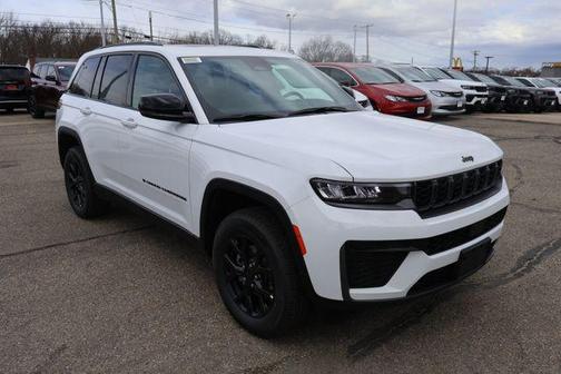 Bright White Clearcoat 2026 Jeep Grand Cherokee Altitude