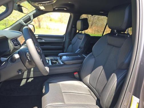 2023 Jeep Wagoneer Series III 4x4