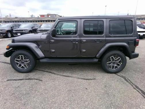 2025 Jeep Wrangler 4-Door Sahara 4x4
