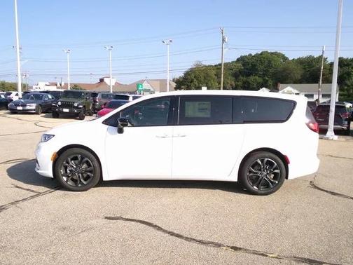 2026 Chrysler Pacifica L